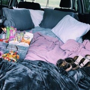 Meet your Posher, Ella